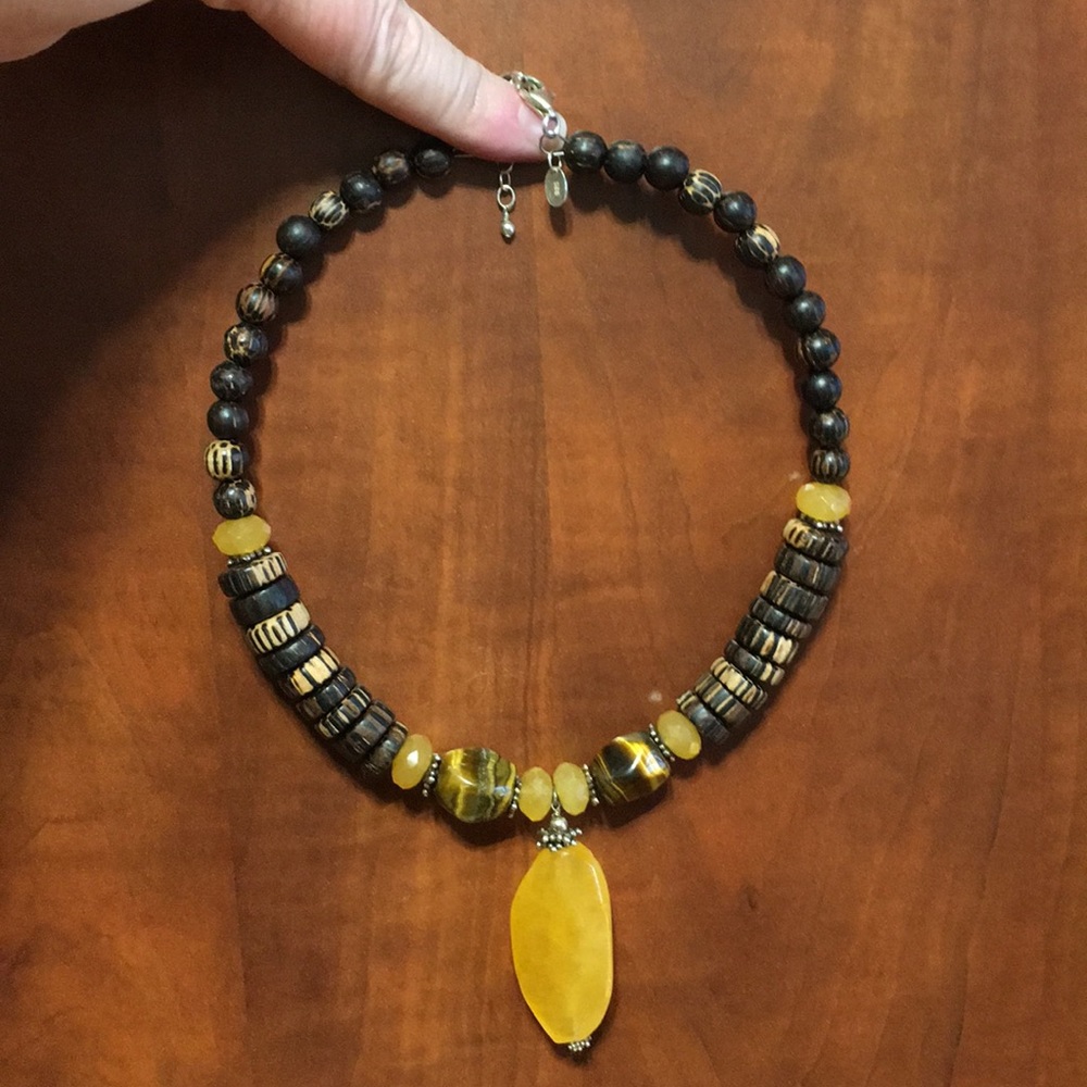 Silpada wood, yellow jade & tigers eye necklace